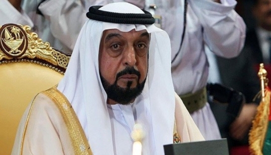 How does the UAE monarch live, who can buy a mansion to spend the night