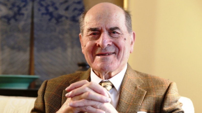 How Dr. Henry Heimlich saved the World from "Restaurant Death"