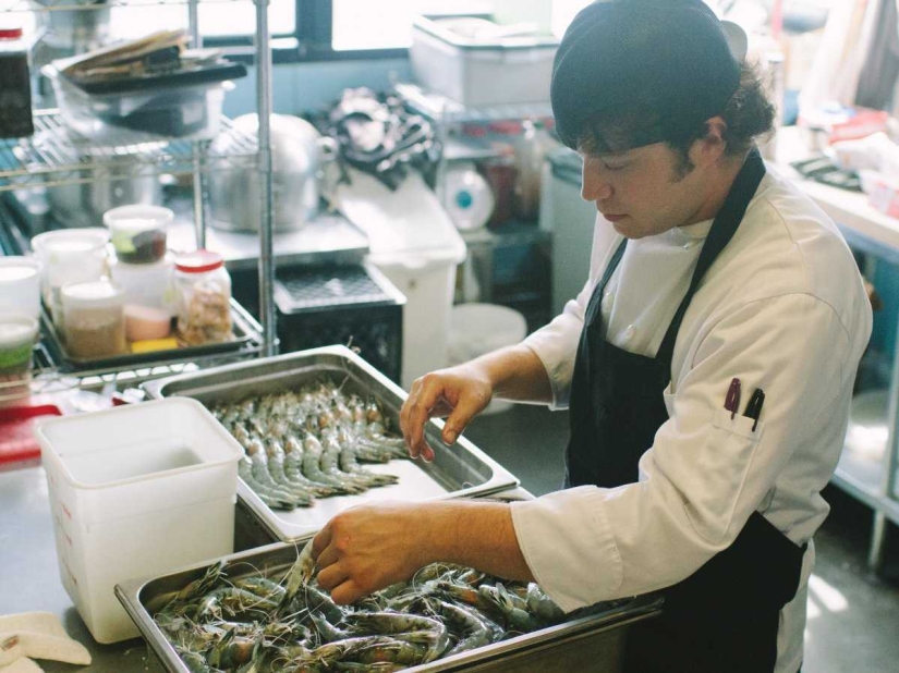 How Google Feeds Its Employees Free Food with a Cafe on Wheels