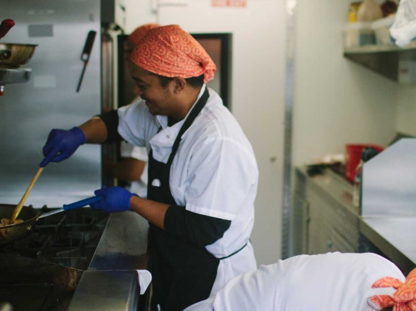 How Google Feeds Its Employees Free Food with a Cafe on Wheels