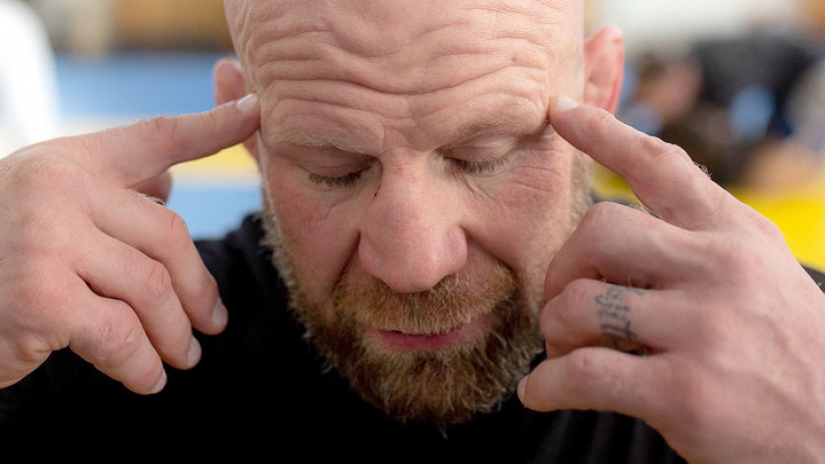 How Russian Jeff Monson was "thrown" into an apartment