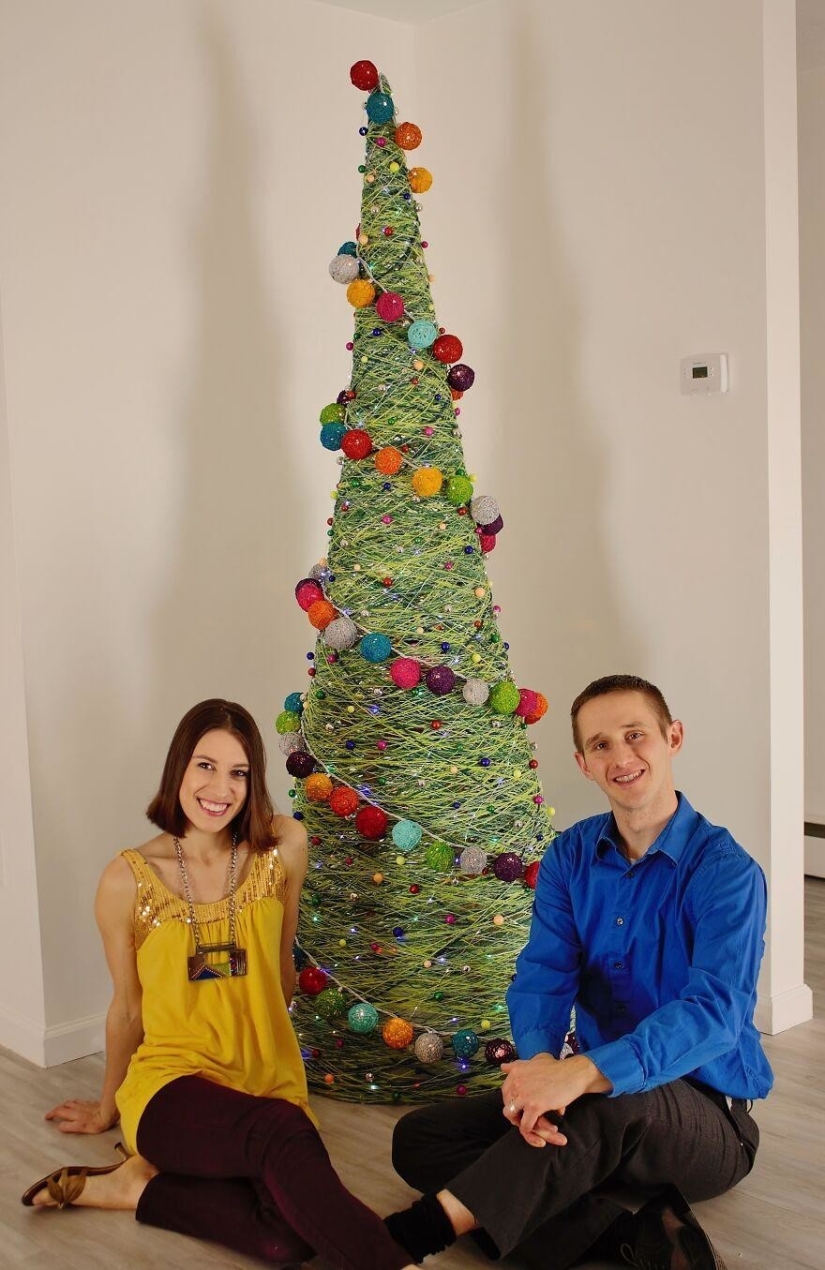 How to make an original Christmas tree with their hands