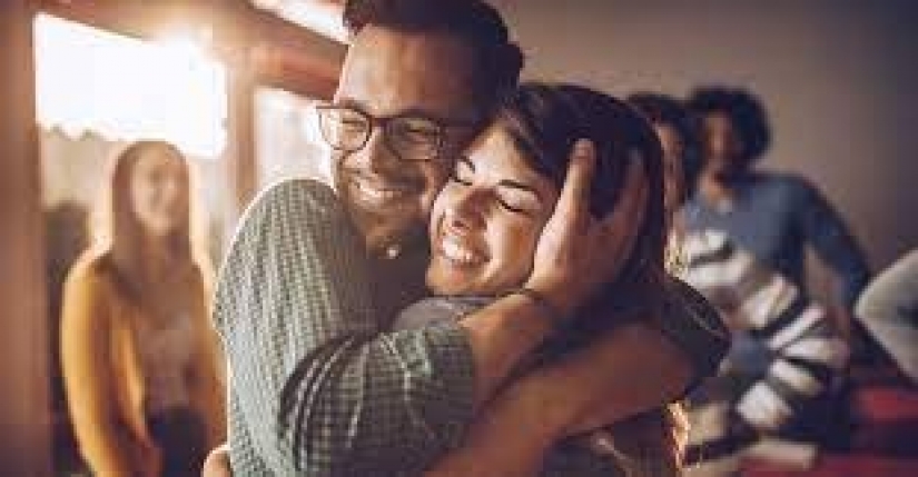 Hugs-helpers: how hugs improve health and help you lose weight