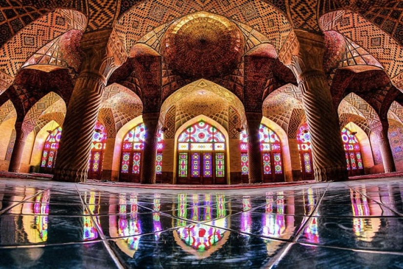 Hypnotic patterns of Iranian mosques