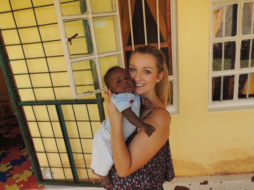 "I had to leave my boyfriend": as a young British woman became the mother for the baby from Uganda