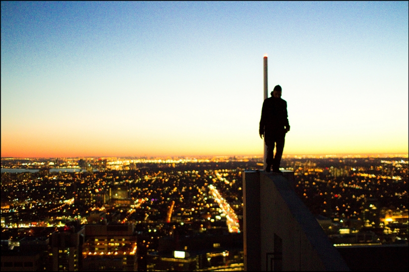 If Spider-Man was a photographer: a photo from the rooftops of skyscrapers