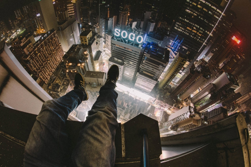 If Spider-Man was a photographer: a photo from the rooftops of skyscrapers