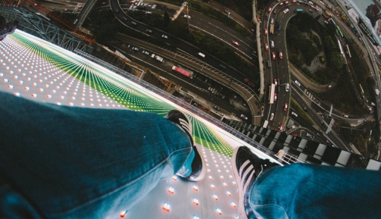 If Spider-Man was a photographer: a photo from the rooftops of skyscrapers