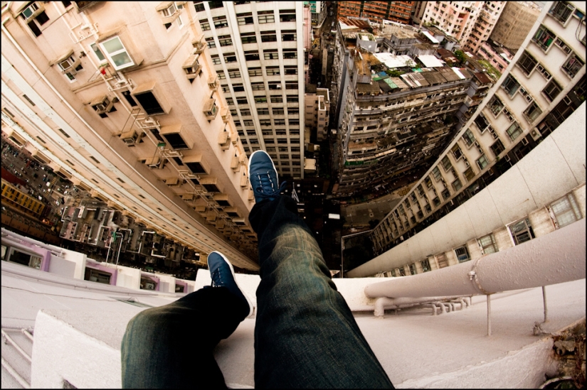 If Spider-Man was a photographer: a photo from the rooftops of skyscrapers