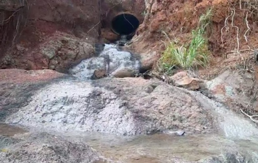 In Hawaii, they found a river with alcohol, but scientists, as always, ruined everything