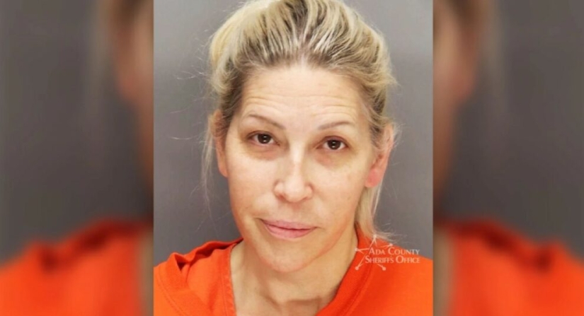 In the USA, a woman was arrested for arranging drunken orgies with teenagers