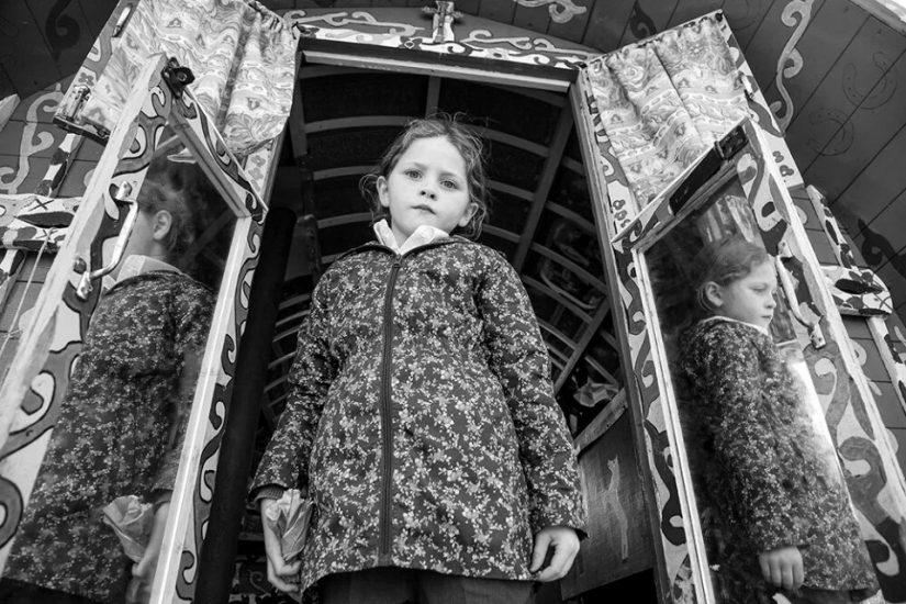 Infancia sobre ruedas: jóvenes gitanos irlandeses en impresionantes fotos por Jamie Johnson