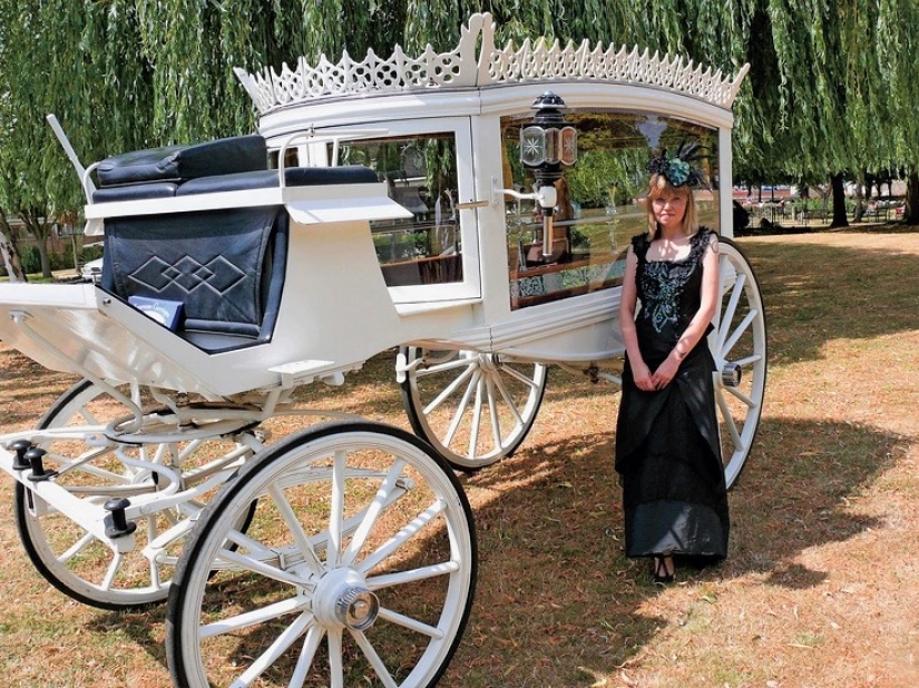 Inspirado por la muerte: por qué una mujer británica va al funeral de extraños