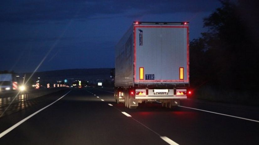Irkutsk rápido y furioso: padre e hijo robaron mercancías de camiones en movimiento, como en una película de acción