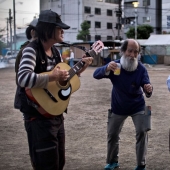 Japonés sin hogar, Satanistas y los raperos: fotógrafo documentos de la vida de las subculturas de todo el mundo