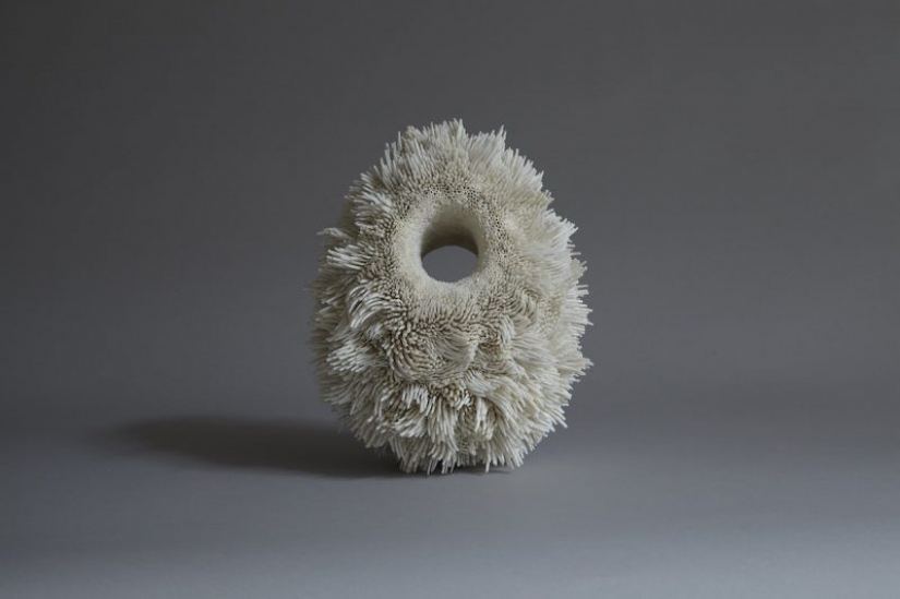 Joyería: artista Británico crea impresionantes esculturas de miles de conchas de mar