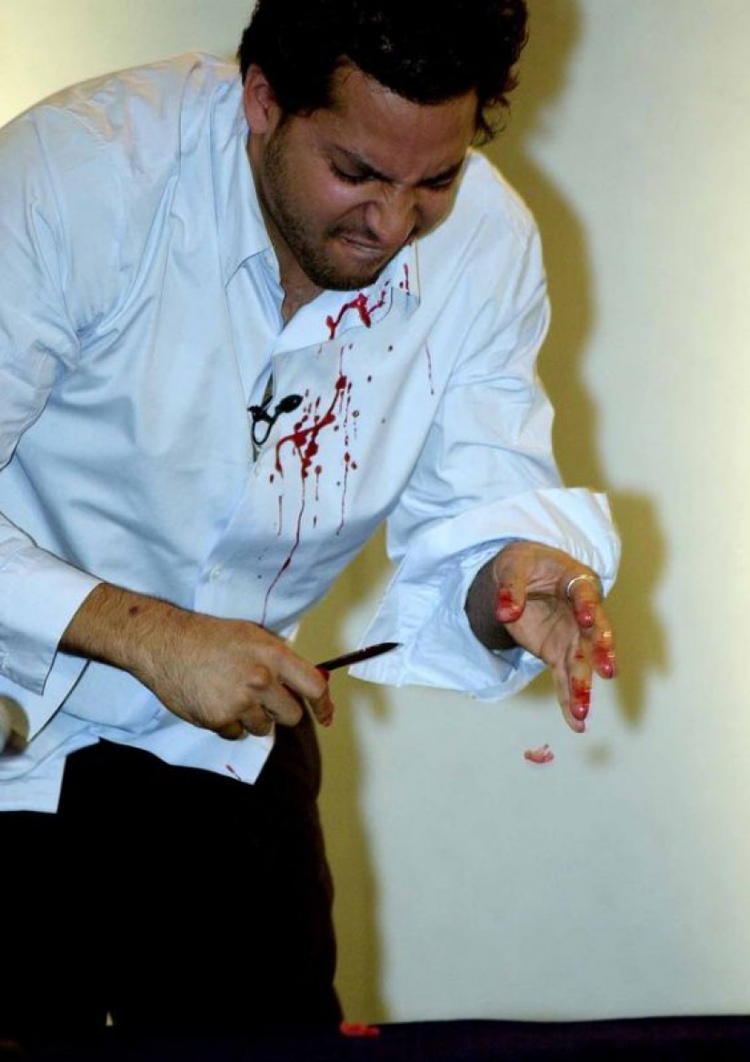 Juguetón de la pluma: el más peligroso de trucos de ilusionista David blaine