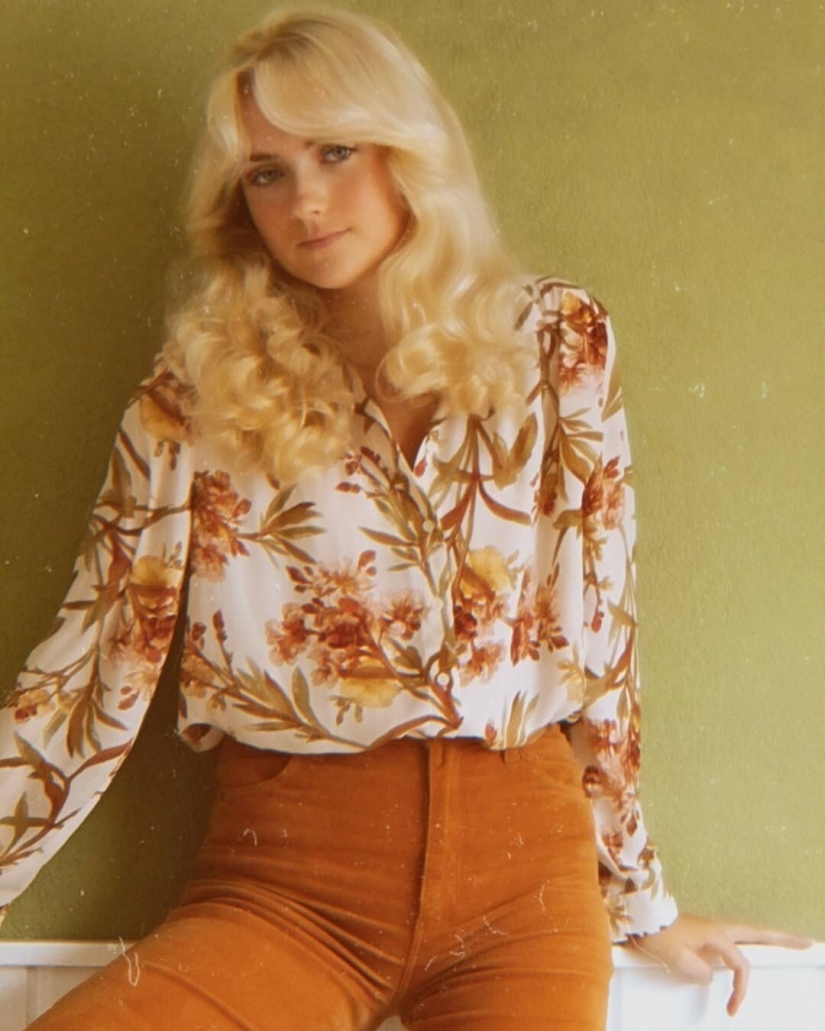 La chica se enamoró de la época de los 70 y cambió por completo su estilo