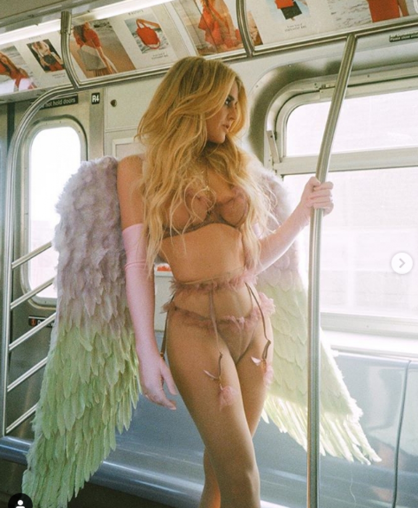 La modelo aprovechó de la cuarentena para hacer erótica sesión de fotos en el metro de nueva York