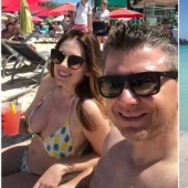 La pareja compró ropa linda para la playa, pero se convirtió en un cebo para los swingers