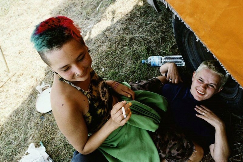 La vida nómada de los Ravers de la década de 1990 en la lente de Tom Hunter