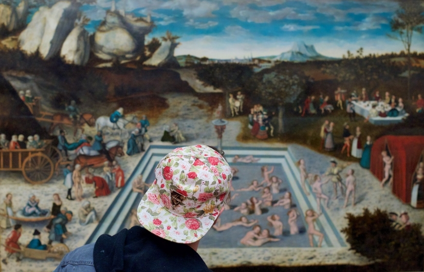La vida repite el arte: un austriaco toma fotos de los visitantes del museo que "coincidieron" con las pinturas