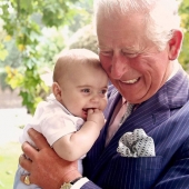 Las fotos más conmovedoras de los abuelos reales con sus nietos