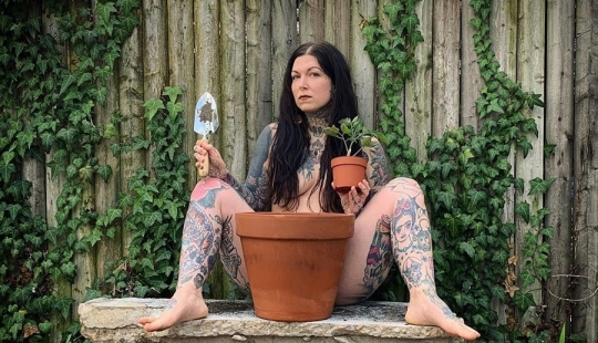 Las fotos más creativas de la red flash mob Día Mundial del Jardinero Desnudo