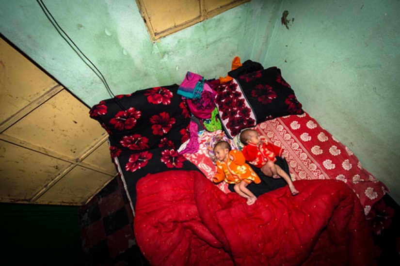Living inside a brothel in Bangladesh