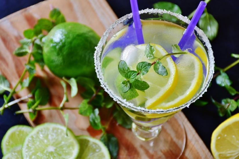 Los 10 beneficios para la salud más sorprendentes de los limones