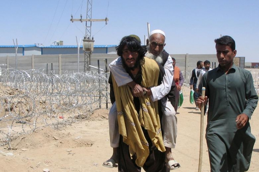 Los talibanes ingresan a la capital afgana después de una ofensiva relámpago