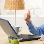 Meme sobre Harold, ocultar el dolor, y se utiliza en la agencia sueca de vacunación es