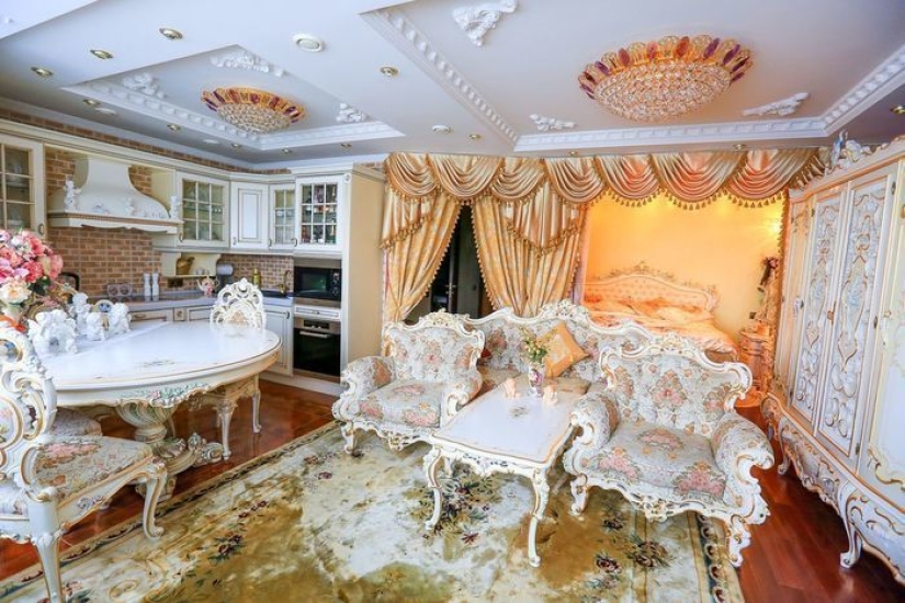 Microdoor en la carretera de los entusiastas: Moscovita diseñó su un dormitorio en el estilo barroco