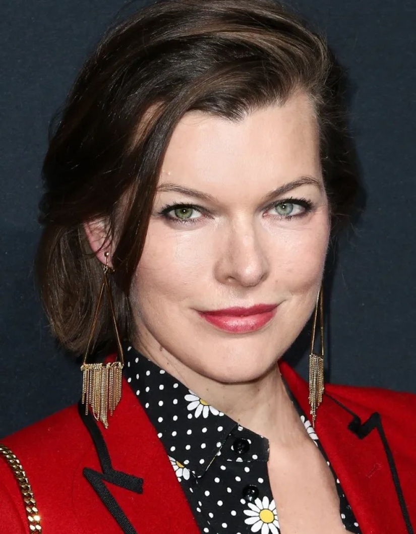 Mila Jovovich and 9 other celebrities with multicolored eyes