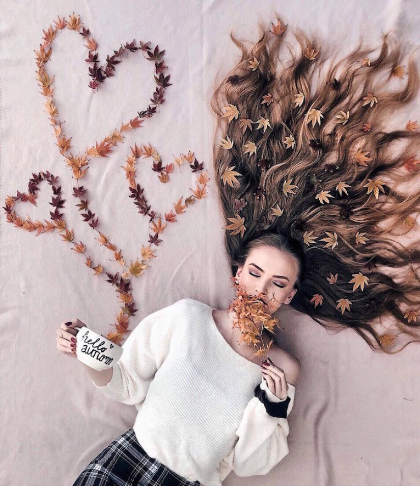Modern Rapunzel from Holland creates "pictures" with the help of her hair