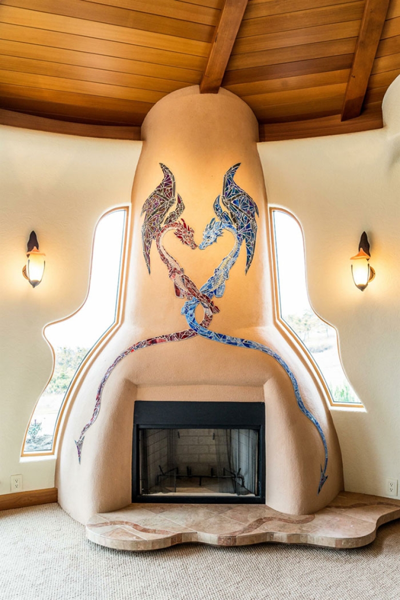 Modest at first glance, the house in Oregon looks like a wizard's palace inside