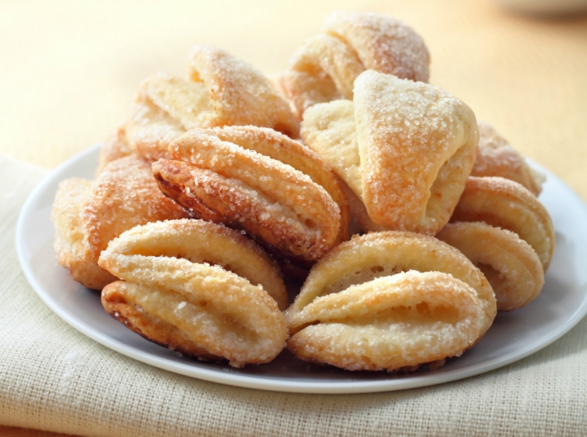 Mom: preparing firewood, sweet "sausage" and other sweets from childhood