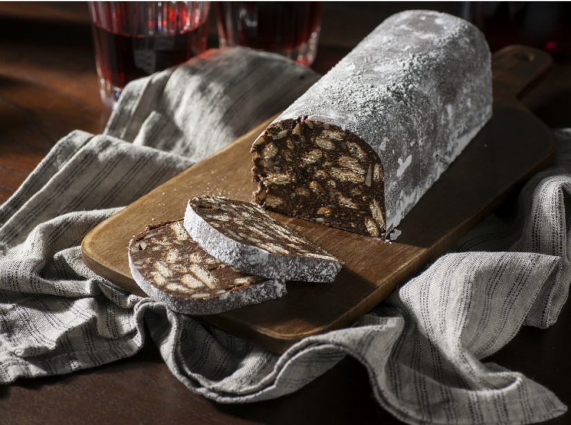 Mom: preparing firewood, sweet "sausage" and other sweets from childhood