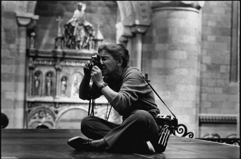 MOST IMPACT WOMAN PHOTOGRAPHERS OVER 100 YEARS
