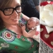 Mujer británica hace que el jabón de leche materna y afirman que son la curación