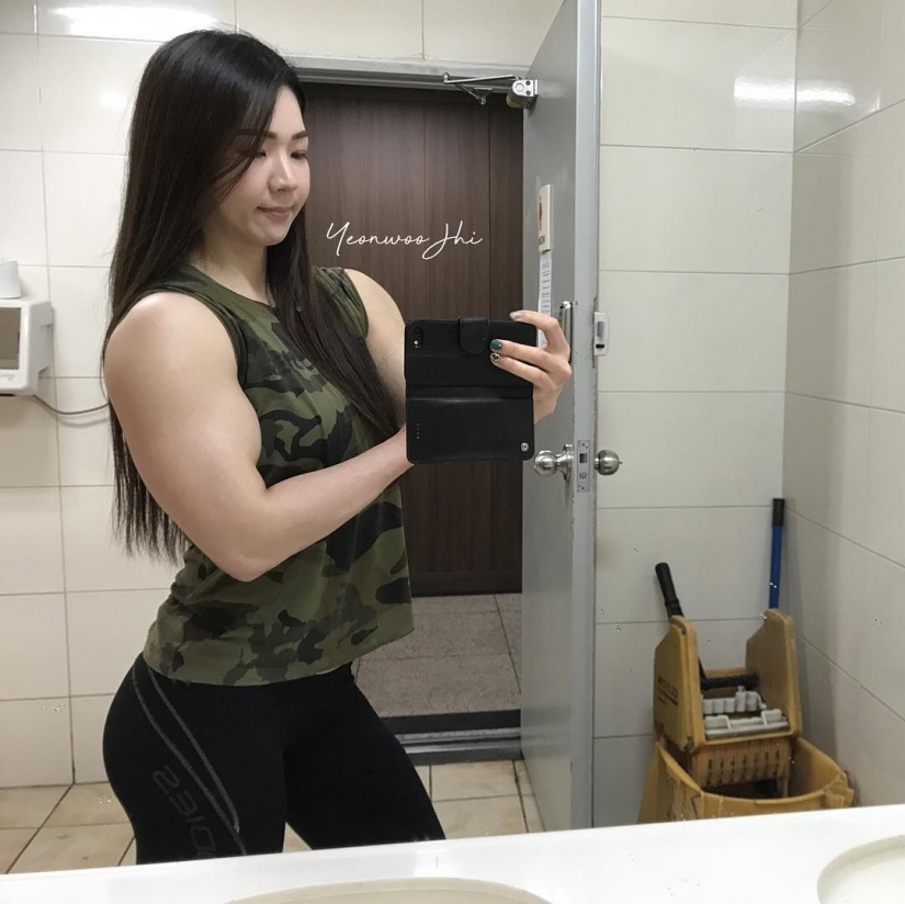 "Muscle Barbie" from South Korea with an angelic face and the body of a monster