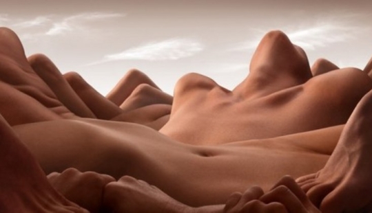 Naked Geology: Los paisajes surrealistas de Carl Warner Creados a partir de Cuerpos desnudos
