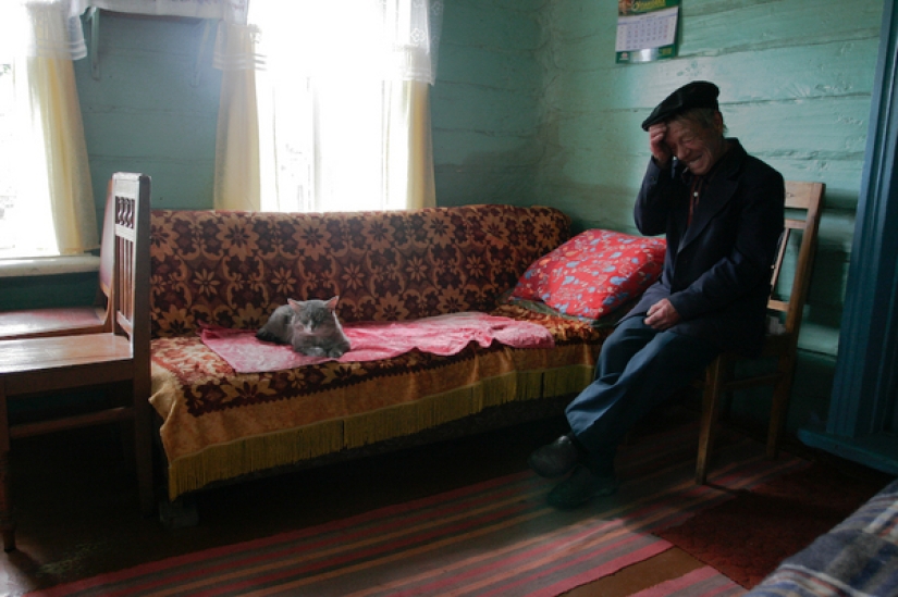 "Near your House": the Russian village in the works of Andrey Kremenchuk