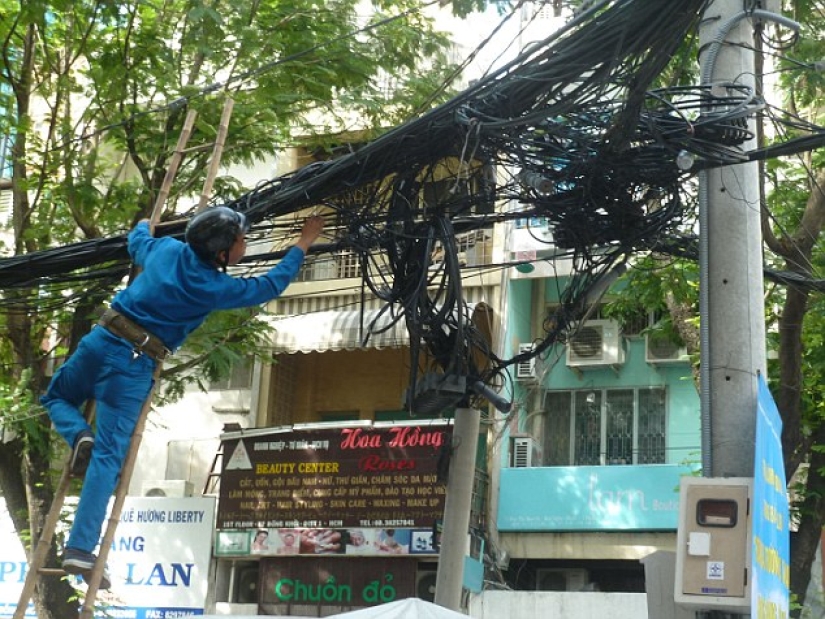 "No te acerques, matará": 12 peores ejemplos de cableado eléctrico en el extranjero