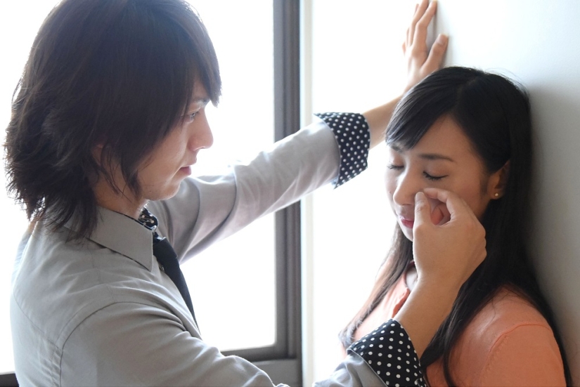 No woman no cry: Japanese women can now hire a man who will wipe their tears at work