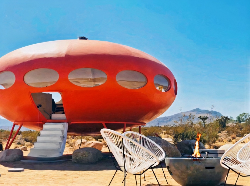 Noche OVNI en el Desierto en glamping Área 55 Futuro House