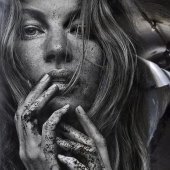 Nude American walked into a strange door and disappeared for three weeks in the storm drain