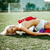 Otfutbol me completamente: 5 jugadores de fútbol rusos calientes en uniforme y sin