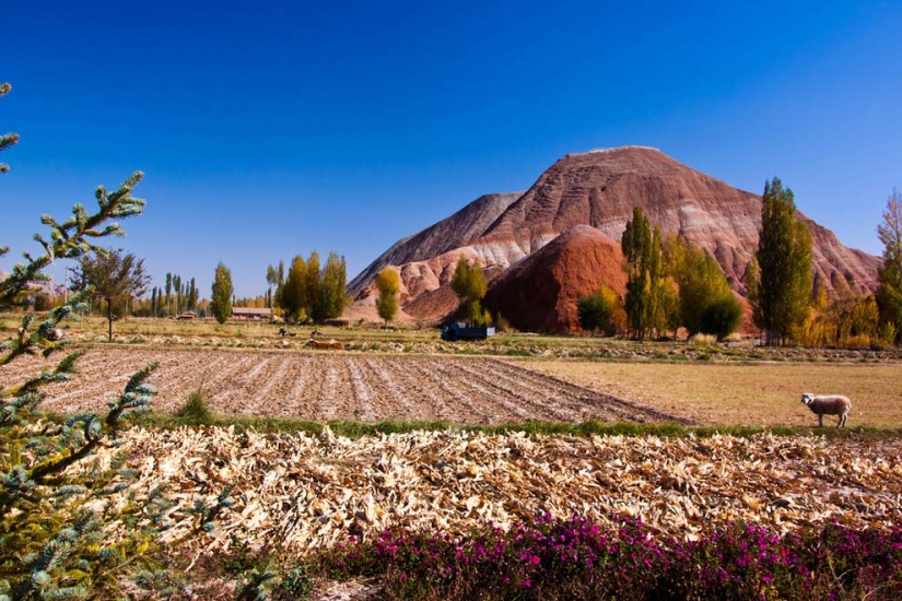 Paisaje Danxia de color de las montañas de China