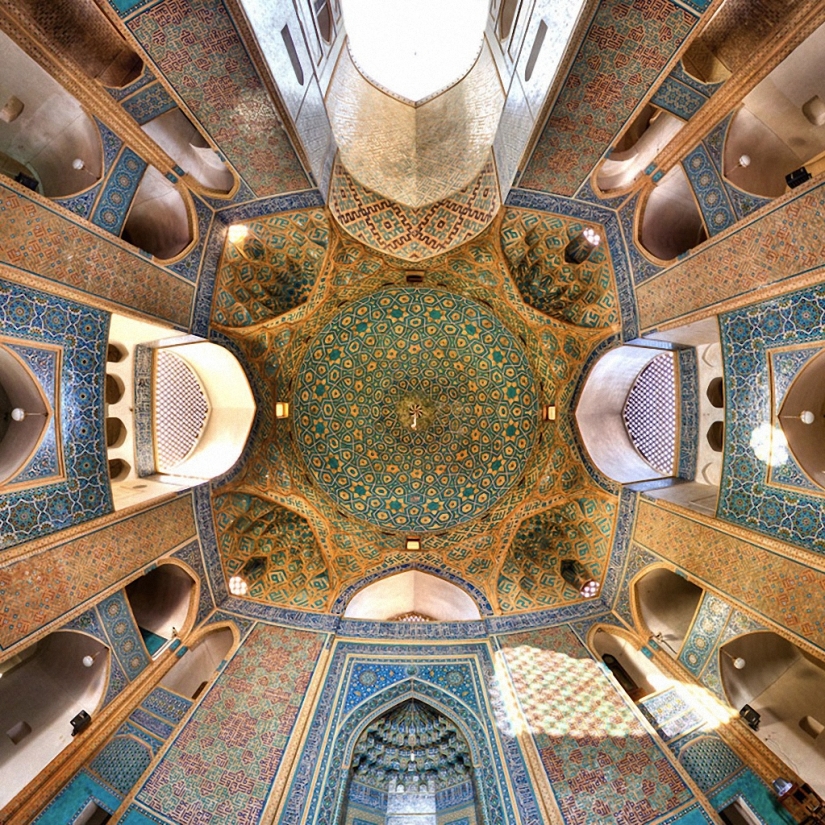 Patrones hipnóticos de las mezquitas iraníes